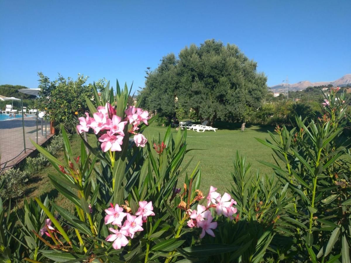 Villa Teti - Sicilia Кампофеличе ди Рокела Екстериор снимка